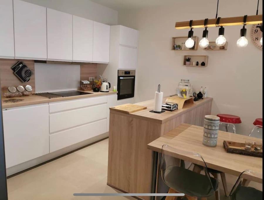 Luxury 1 Bedroom In Center With Terrace & Parking - 75m * Luxembourg